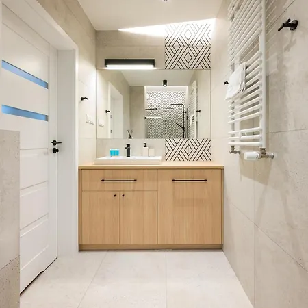 Raclawicka 7 Superior By Bookinghost