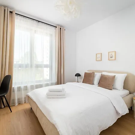 Raclawicka 7 Superior By Bookinghost