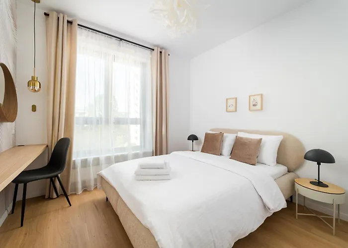 Raclawicka 7 Superior By Bookinghost